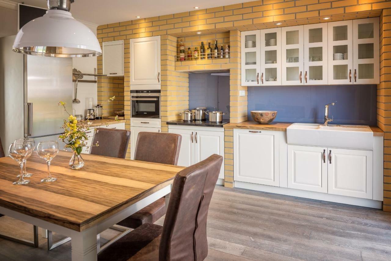 Villa Lotsenhaeuser Ruegen - Luxus Ferienhaus - 3 Schlafzimmer - Sauna - Dachterrasse Mit Boddenblick Breege Eksteriør bilde
