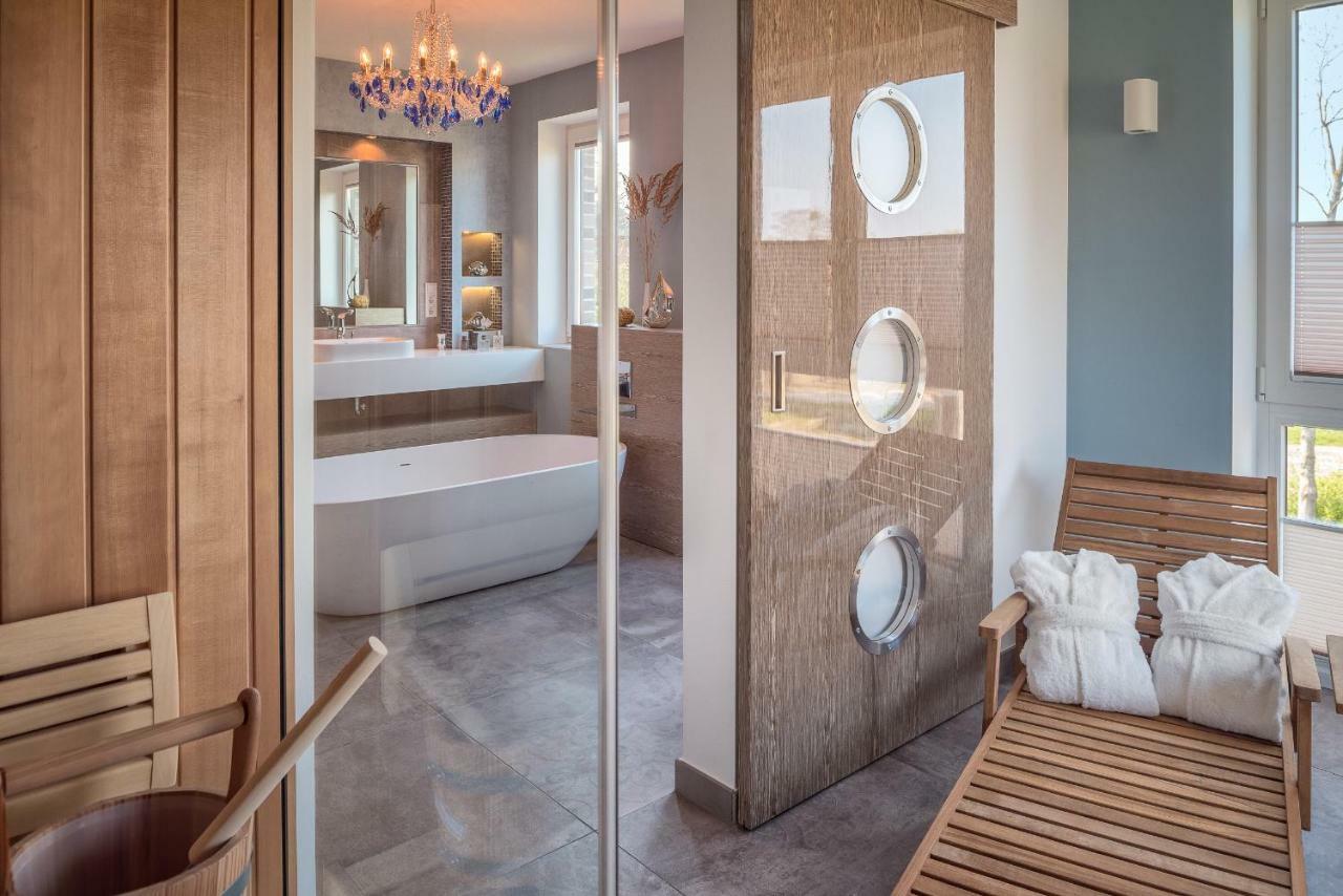 Villa Lotsenhaeuser Ruegen - Luxus Ferienhaus - 3 Schlafzimmer - Sauna - Dachterrasse Mit Boddenblick Breege Eksteriør bilde