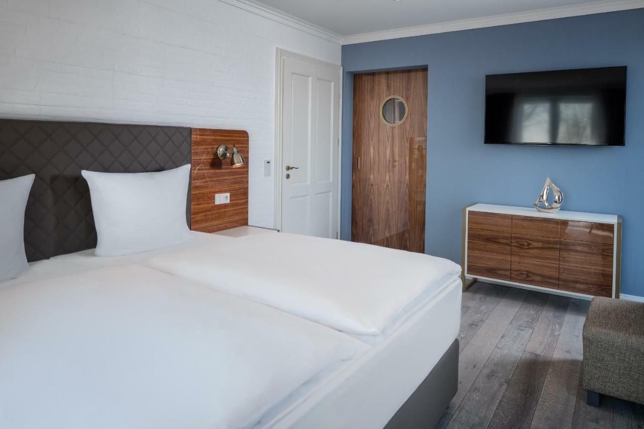 Villa Lotsenhaeuser Ruegen - Luxus Ferienhaus - 3 Schlafzimmer - Sauna - Dachterrasse Mit Boddenblick Breege Eksteriør bilde