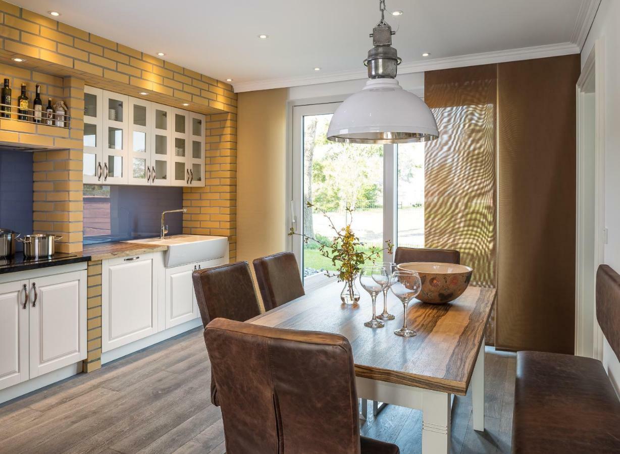 Villa Lotsenhaeuser Ruegen - Luxus Ferienhaus - 3 Schlafzimmer - Sauna - Dachterrasse Mit Boddenblick Breege Eksteriør bilde