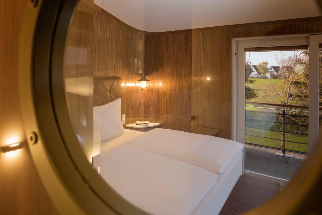 Villa Lotsenhaeuser Ruegen - Luxus Ferienhaus - 3 Schlafzimmer - Sauna - Dachterrasse Mit Boddenblick Breege Eksteriør bilde